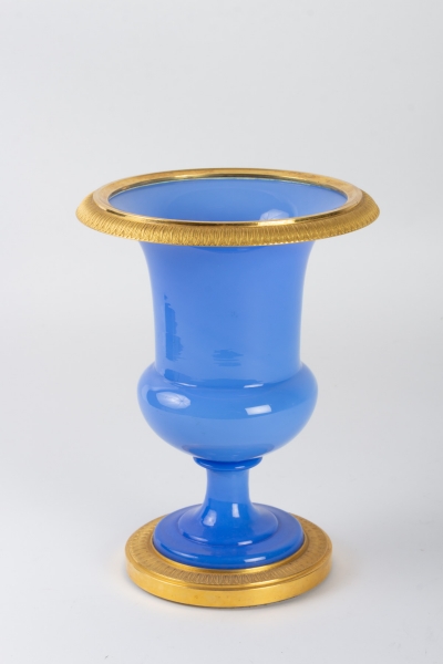 Vase Médicis en opaline et bronze doré 19e siècle||||||||