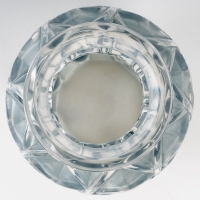 Vase &quot;Chamois&quot; verre blanc patiné bleu de René LALIQUE