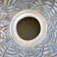 Vase &quot;Espalion&quot; verre opalescent double couche patiné gris de René LALIQUE