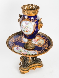 Surtout de table Napoléon III en Porcelaine dans le goût de Sèvres