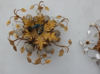 1970′ Paire ou Similaires de 2 Plafonniers ou Appliques à Décor de Fleurs et Feuilles en Métal Style Maison Baguès Feuilles en Verre