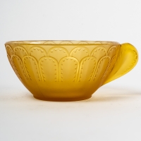 Service &quot;Jaffa&quot; verre jaune ambré créé par René LALIQUE