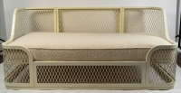 Canapé Design 1980 en métal laqué blanc et coussins