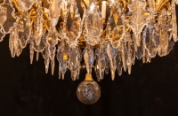 Lustre de la Maison Baccarat d’époque Napoléon III en bronze doré et décor de cristal taillé vers 1870