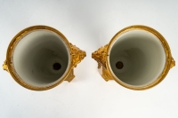Une paire de vases en porcelaine de style Sèvres fin XIXème siècle