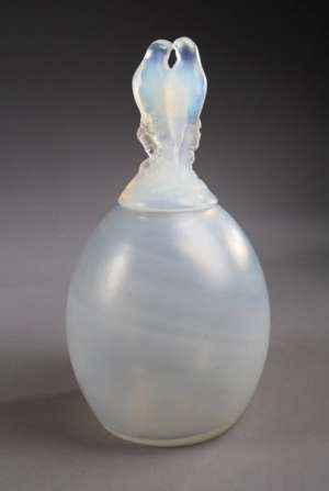 RENE LALIQUE (1860-1945) vase  couvert&quot; Tourterelles &quot;