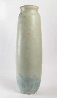 Grand vase céladon par Annie Fourmanoir - exposition en cours
