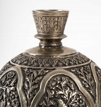 Paire de vases ronds en cuivre et argent, XIXème siècle