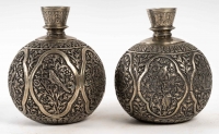 Paire de vases ronds en cuivre et argent, XIXème siècle
