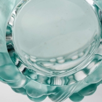 Vase &quot;Avallon&quot; verre blanc patiné turquoise de René LALIQUE