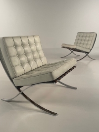 Ludwig Mies Van Der Rohe (1886-1969): Paire de fauteuils