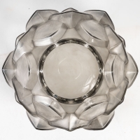 Vase « Armorique » verre blanc patiné gris de René LALIQUE