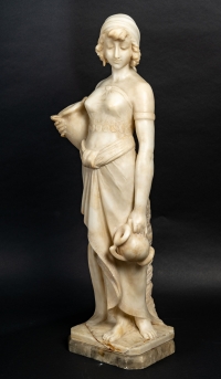 Statue en albatre &quot;Porteuse d&#039;eau&quot;, XIXème-XXème siècle