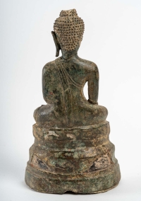 Bouddha en bronze, assis en position de la prise de la terre à témoin ou vainqueur de Mâra, fin 17ème ou début 18ème.