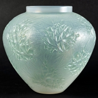 Vase « Estérel » verre opalescent double couche patiné vert de René LALIQUE