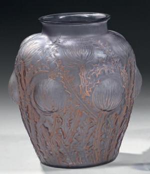 René Lalique  (1860-1945)  Vase &quot;Donremy&quot;  gris