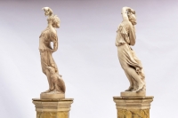 Paire de nymphes sculptées en terre cuite, 1880-1905