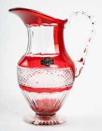 Cristallerie Saint Louis Broc à eau modèle Trianon Couleur  Rouge