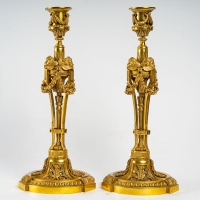 Flambeaux &quot;Aux Carquois&quot; de Style Louis XVI en bronze doré. Modèle de E.Martincourt. Epoque Restauration.