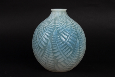 Vase « Espalion » verre opalescent patiné bleu-gris de René LALIQUE||||||||