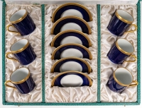 Série de tasses et sous-tasses en porcelaine de limoge, début XXème siècle