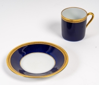 Série de tasses et sous-tasses en porcelaine de limoge, début XXème siècle