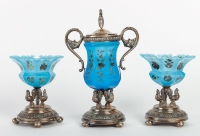 Set de confiturier en opaline bleu émaillé du XIXème siècle avec base en argent.