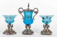 Set de confiturier en opaline bleu émaillé du XIXème siècle avec base en argent.