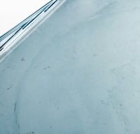 Vase &quot;Nanking&quot; verre blanc patiné bleu électrique de René LALIQUE
