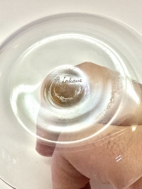 Cendrier Baguier &quot;Clos Sainte-Odile&quot; verre blanc patiné sépia de René LALIQUE
