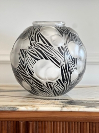 René Lalique: &quot;Oranges&quot; Frosted enameled glass vase