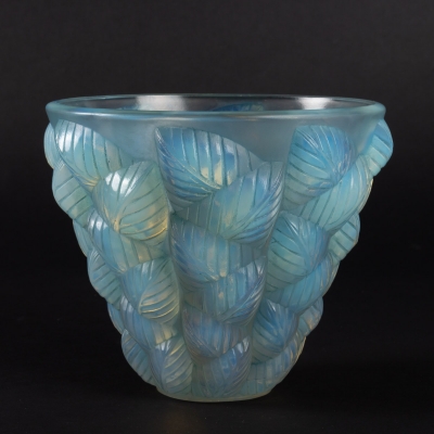 Vase « Moissac » verre opalescent patiné bleu de René LALIQUE||||||||