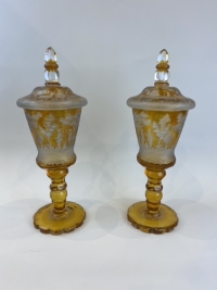 paire de vases couvercle en cristal de Bohème, Circa 1880