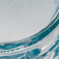 Vase « Sénart » verre blanc patiné bleu de René LALIQUE