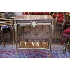 Table de style Louis XVI dans l’esprit de Riesner | Biron |