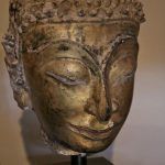 Tête de Bouddha en Grès, Stuc et Dorure | Biron _MG_5001