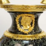 Paire de vases en marbre vert et bronzes | Biron IMG_7937