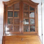Commode Scriban en noyer surmontée d’une bibliothèque | Biron IMG_4730