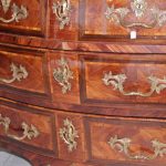 Commode d’époque Louis XV en bois de violette estampillée de Jean-Baptiste HEDOUIN | Biron IMG_4737