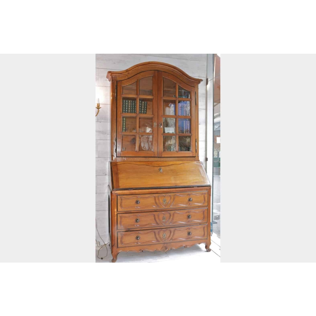 Commode Scriban en noyer surmontée d’une bibliothèque | Biron ||