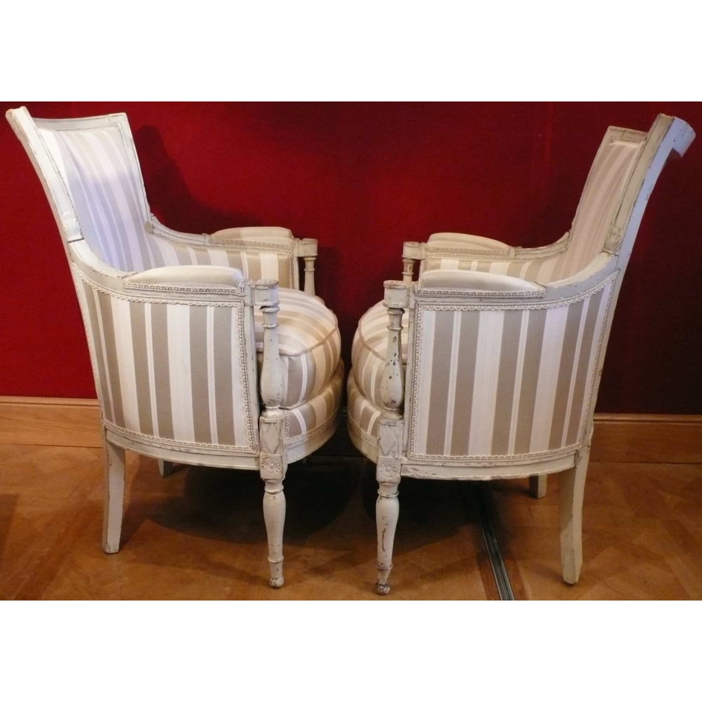 Paire De Bergères Anciennes d’Epoque Directoire En Bois Laque Fin XVIIIème Siècle | Biron Paire de bergères en bois laqué d'époque Directoire