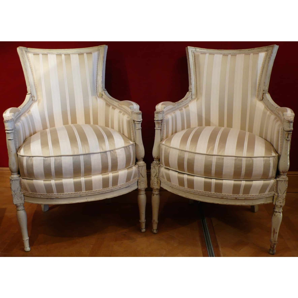 Paire De Bergères Anciennes d’Epoque Directoire En Bois Laque Fin XVIIIème Siècle | Biron Paire de bergères en bois laqué d'époque Directoire