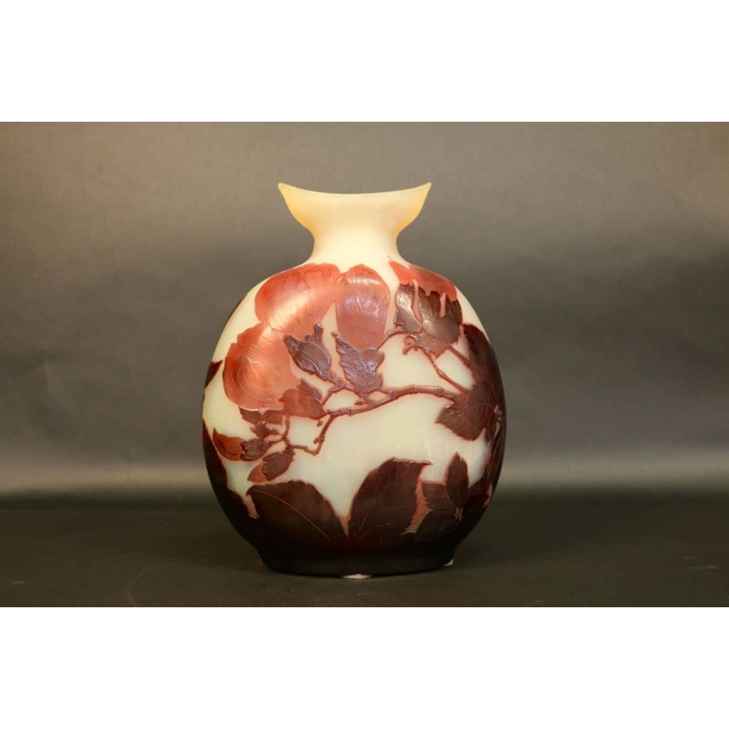 Gourde de GALLÉ à décor de magnolias | Biron 