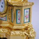 Pendule de style Louis XVI en bronze doré | Biron a06ea05ea3d4d550552edbf9ca967b7f14016a7b
