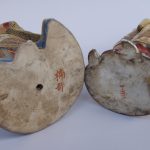 Paire de geishas en faïence de Satsuma, circa 1900 | Biron c23bd1c3d1352631a816765afae1a386785c8a32