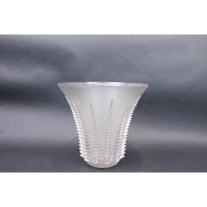 René Lalique (1860-1945) vase « Font-Romeu » | Biron ||