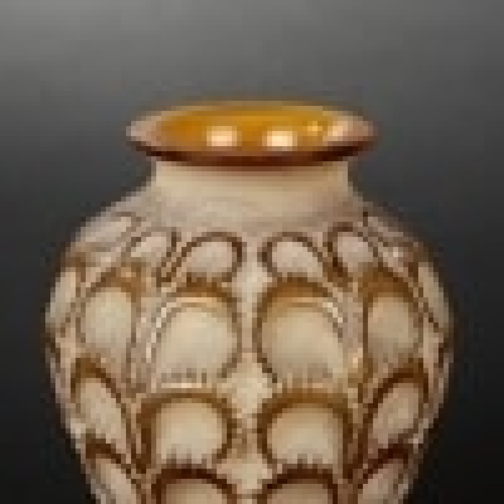 René LALIQUE (1860-1945) Vase « Laiterons ». | Biron René LALIQUE (1860-1945) Vase "Laiterons".