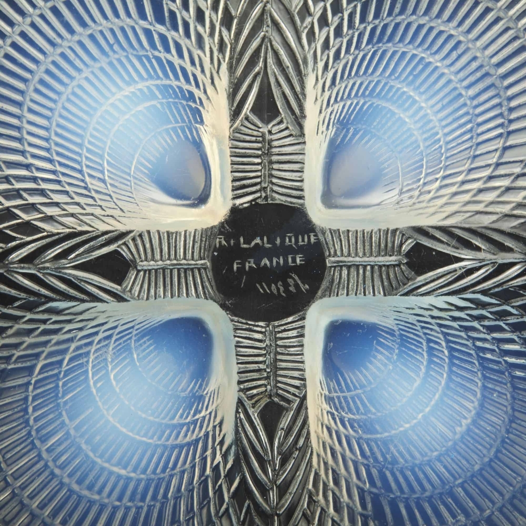 René LALIQUE (1860-1945 ) Coupe « Coquille n° 2 » | Biron René LALIQUE (1860-1945 ) Coupe "Coquille n° 2"