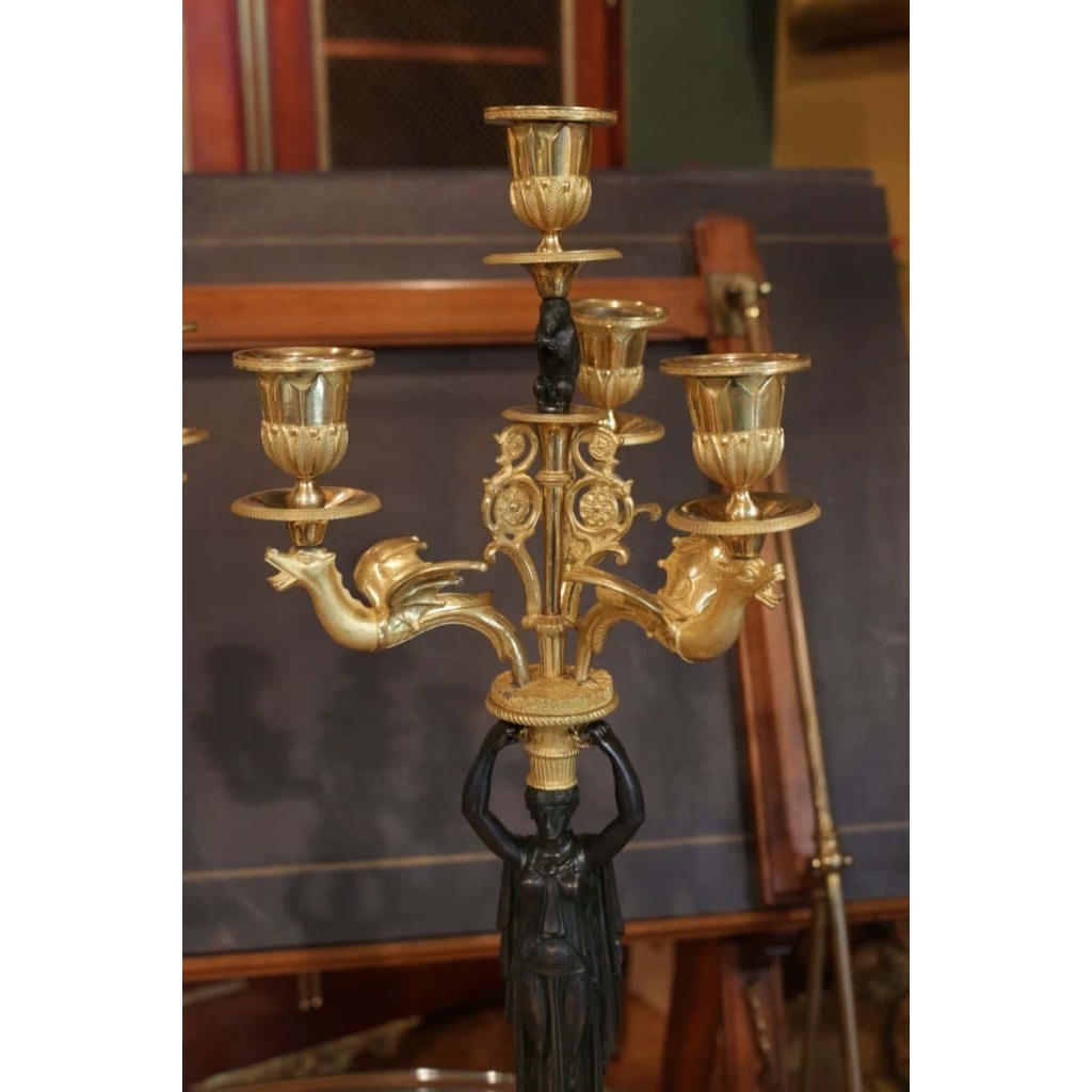 Paire de candélabres en bronze doré d’époque Restauration | Biron Paire de candélabres en bronze doré d'époque Restauration