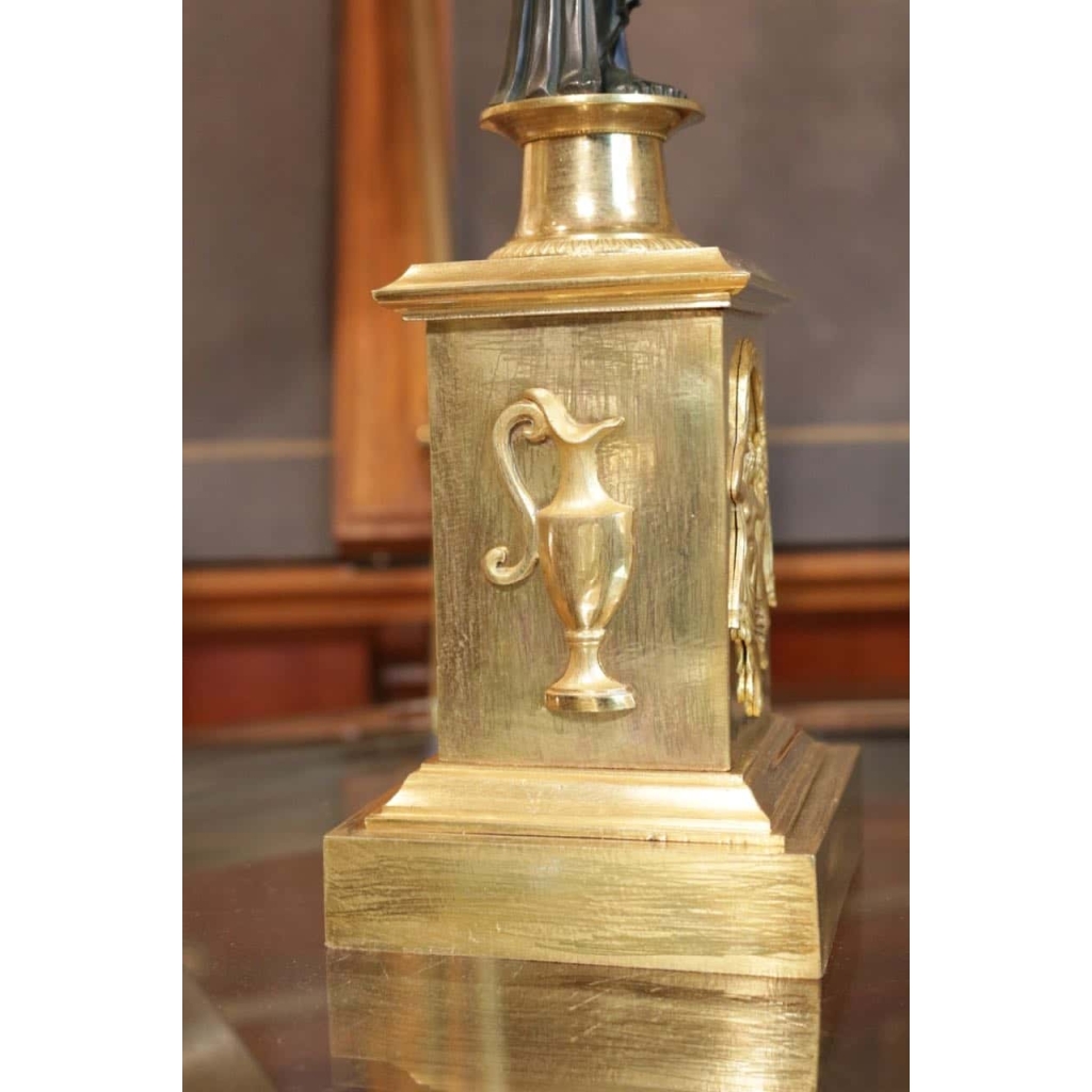 Paire de candélabres en bronze doré d’époque Restauration | Biron Paire de candélabres en bronze doré d'époque Restauration